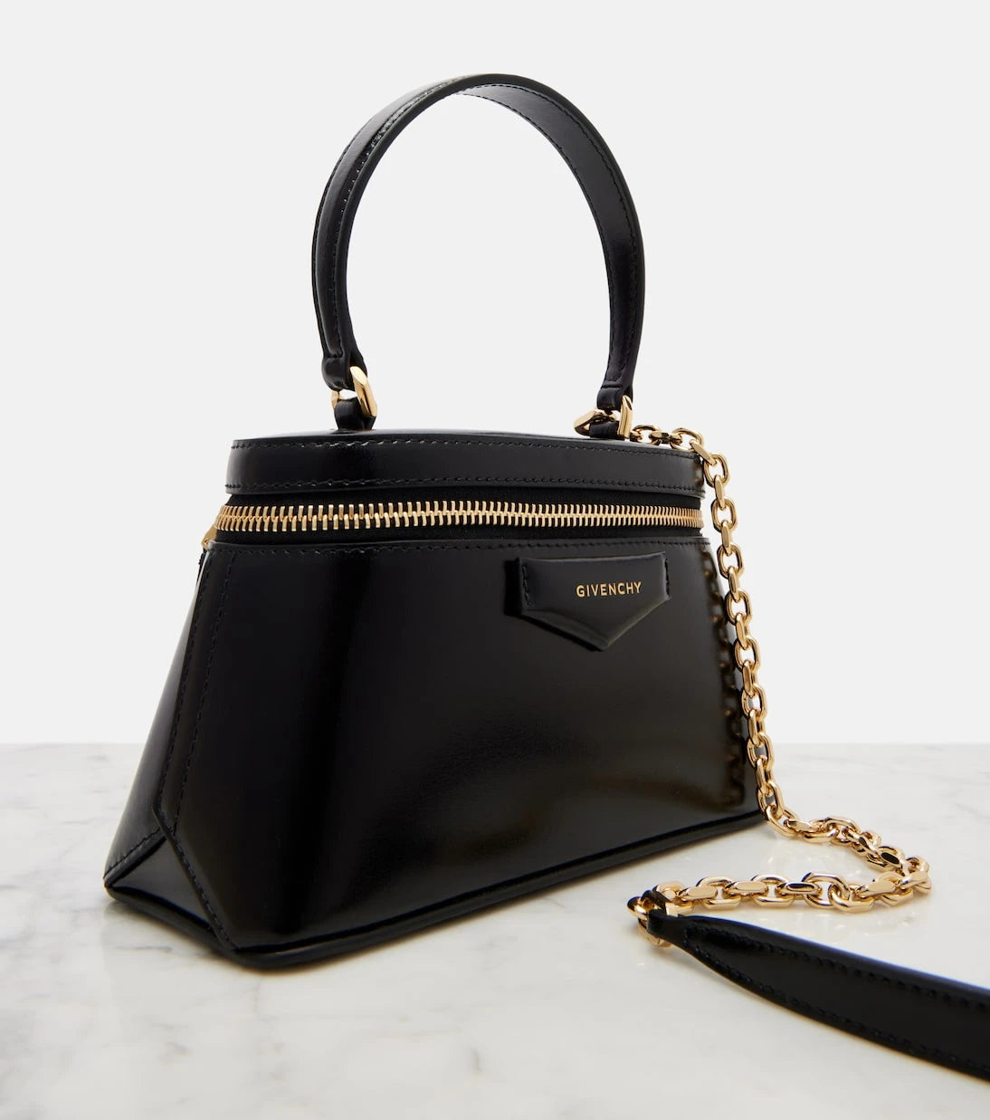 Givenchy - Antigona leather vanity bag