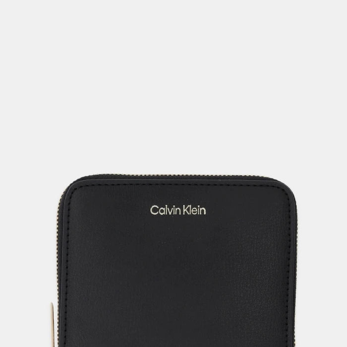 Calvin Klein дамски портфейл от имитация на кожа