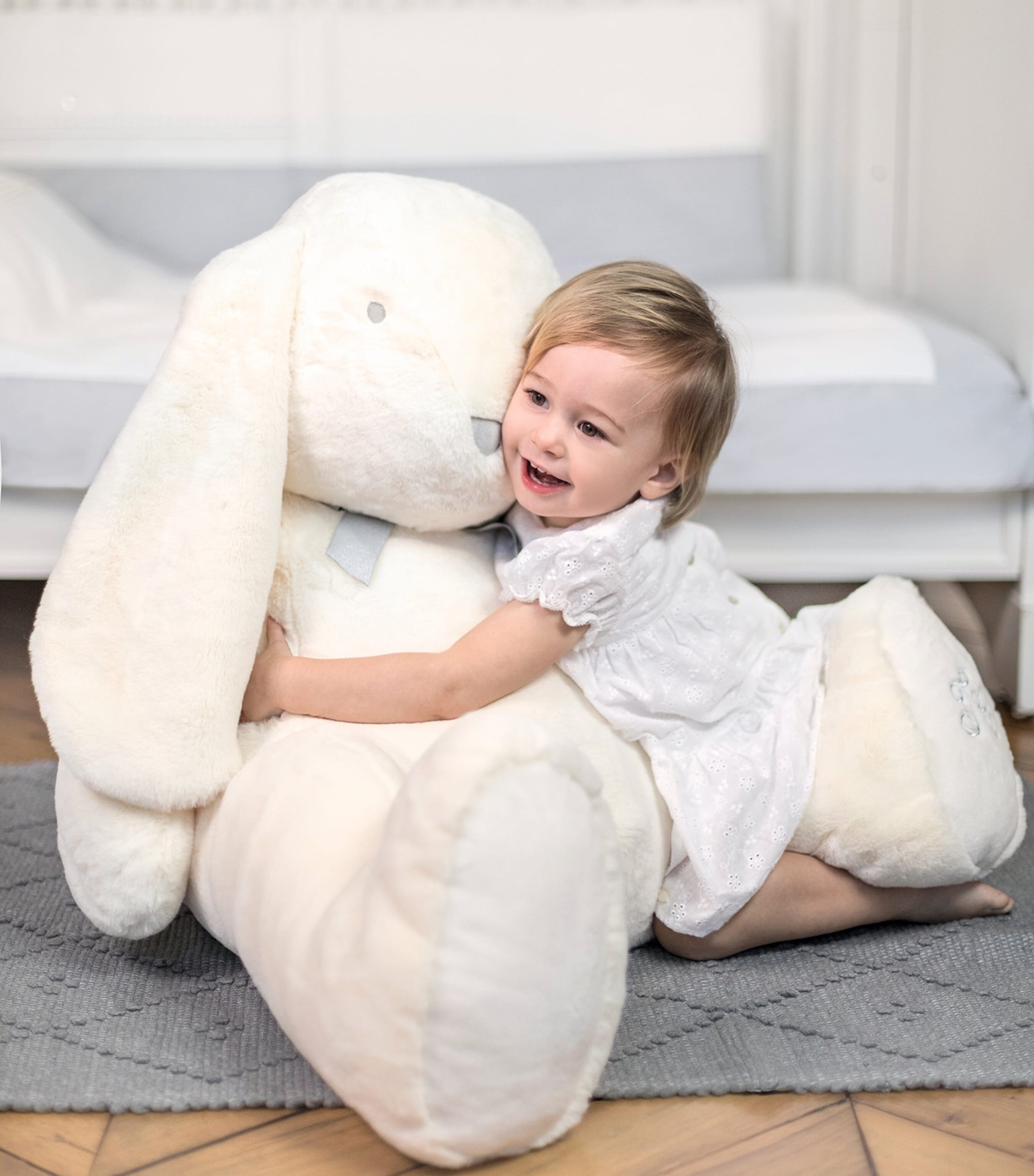 Constant The White Rabbit (110cm)