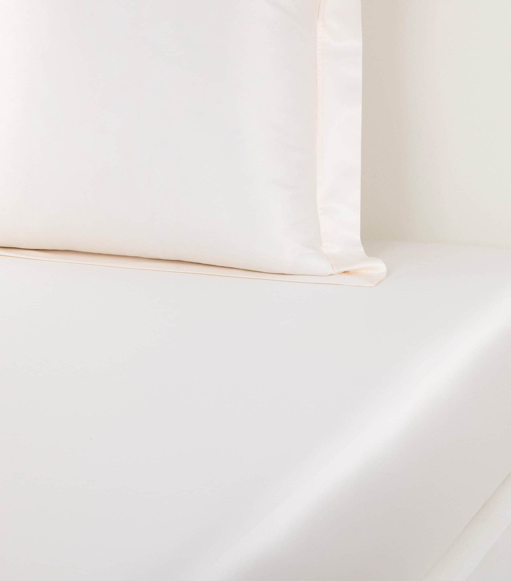 Yves Delorme Couture Egyptian Cotton Prodige Super King Fitted Sheet (190cm x 205cm)