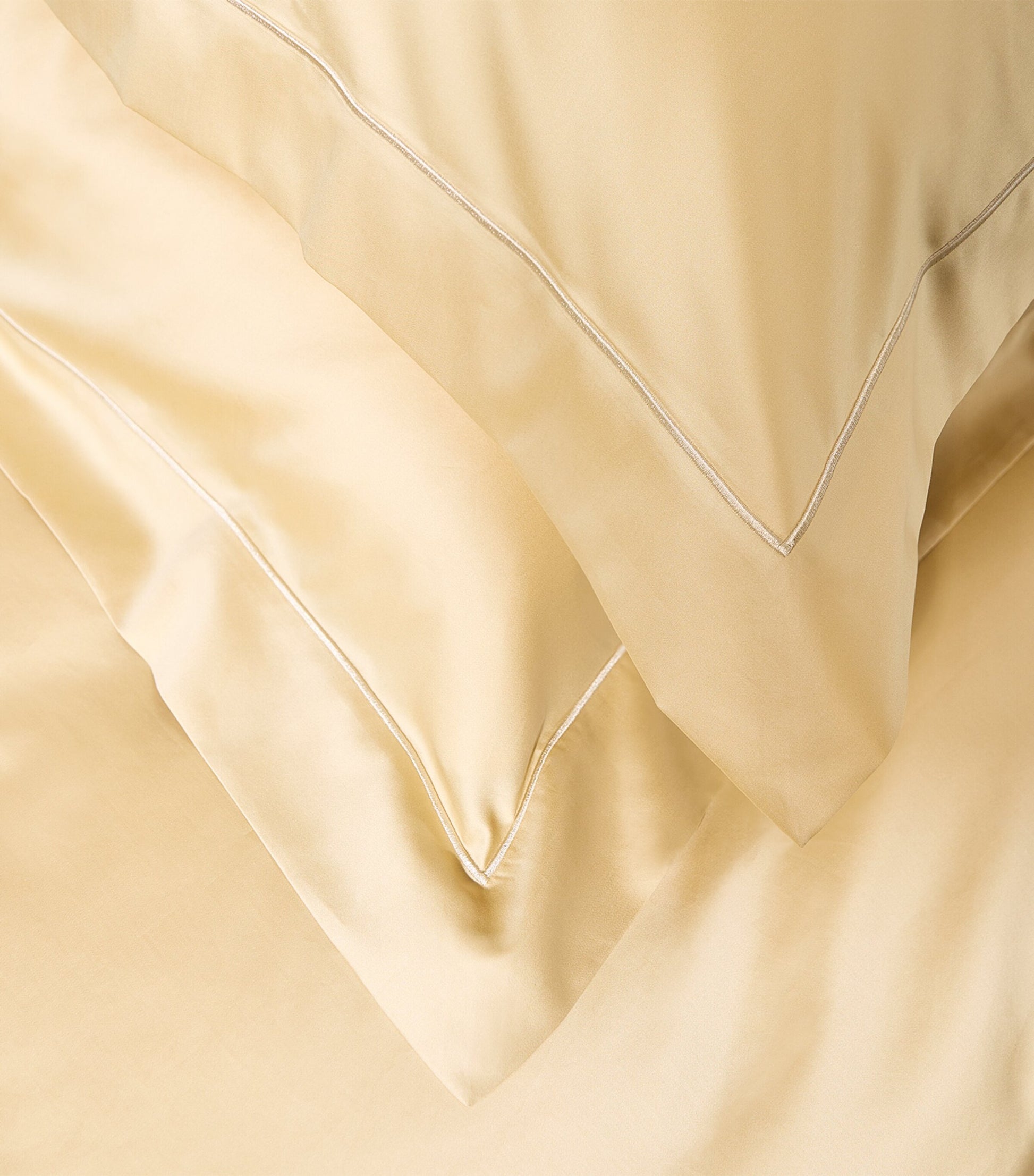 Celso De Lemos Bourdon Super King Duvet Cover Set (260cm x 220cm)