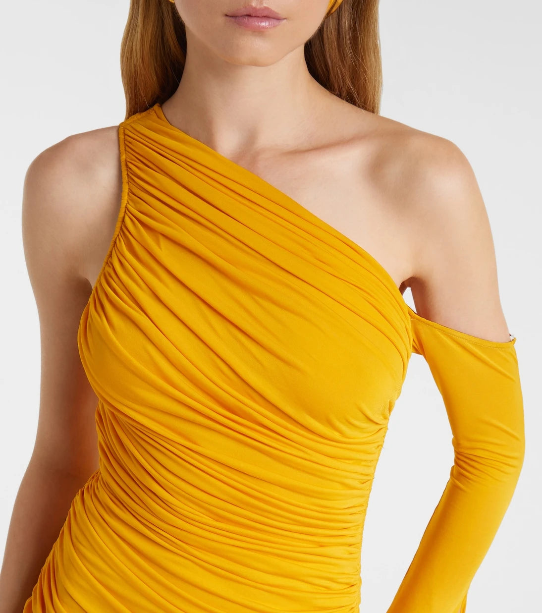 Mugler - فستان ماكسي من الجيرسيه بكتف واحد وكسرات