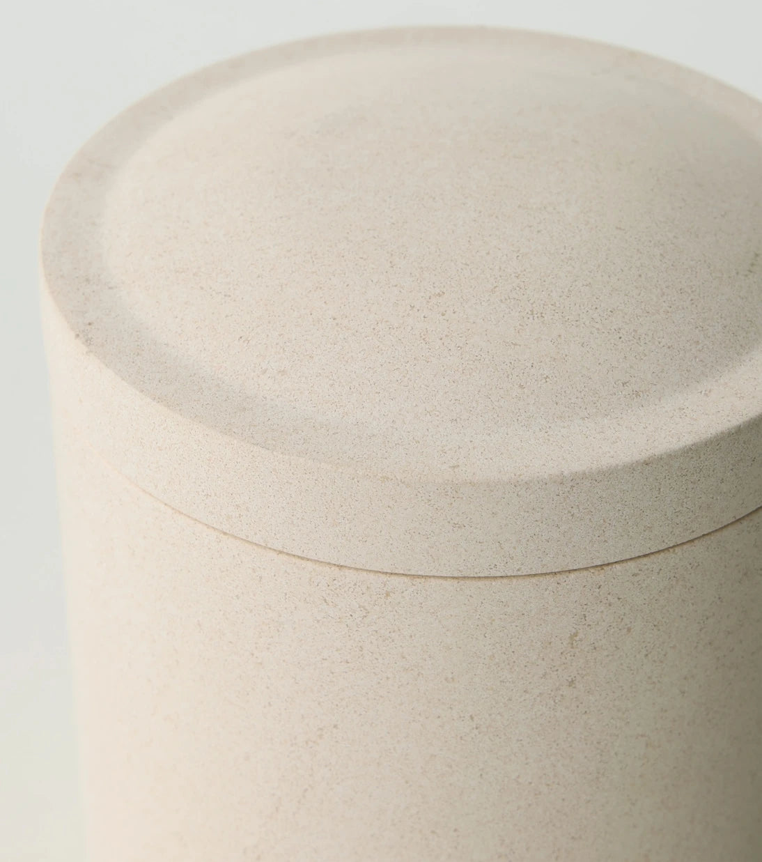 Louise Roe - Gallery Object 01 stoneware container