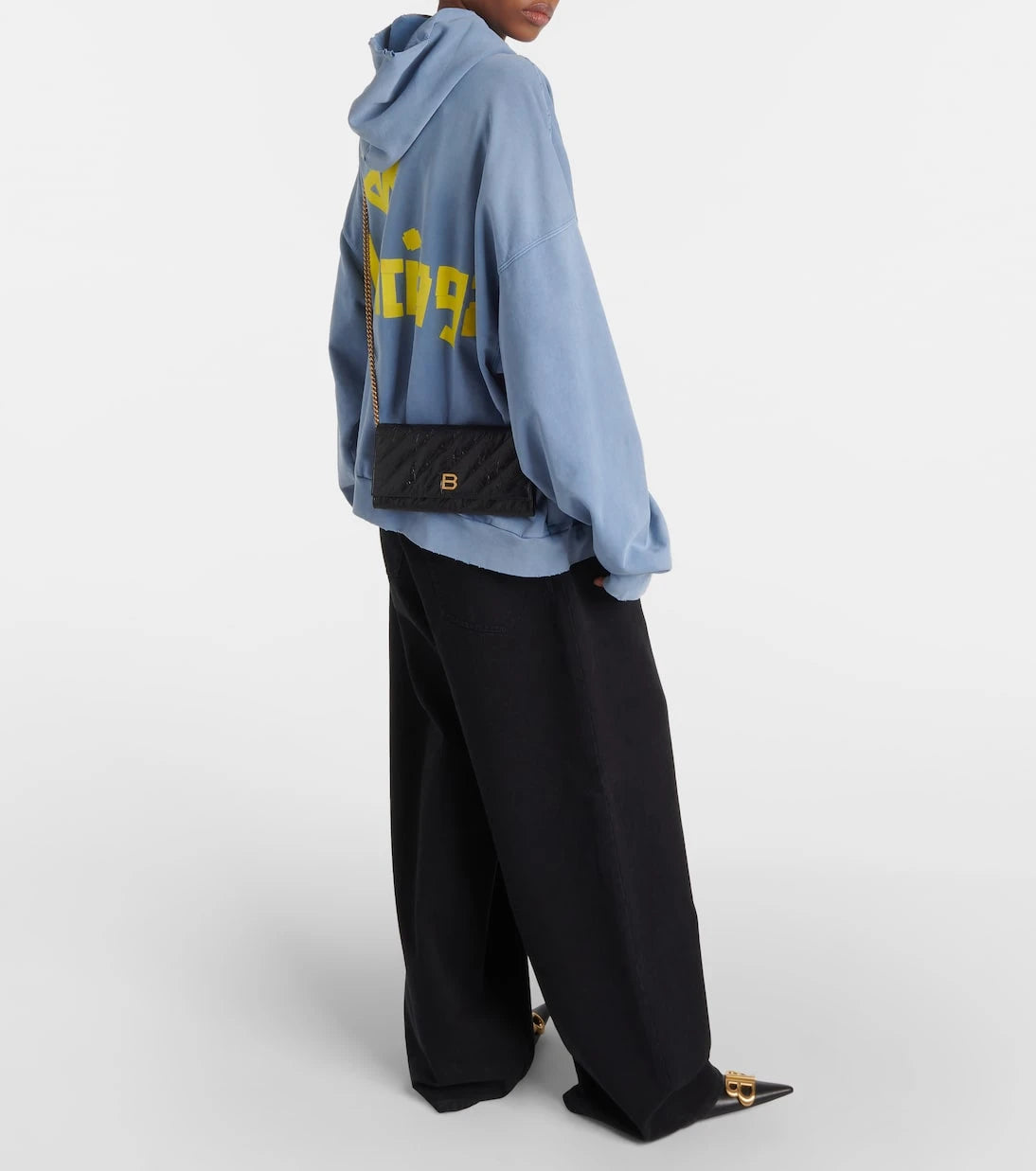 Balenciaga - محفظة Crush جلدية مبطّنة بسلسلة