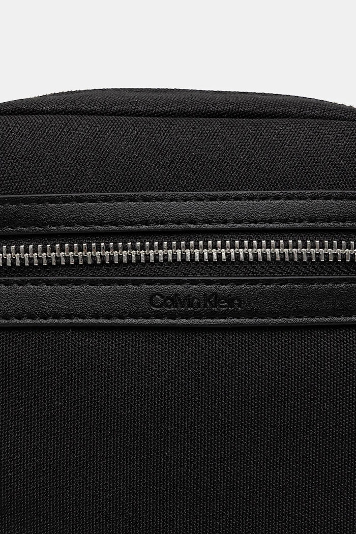 Чанта през рамо Calvin Klein