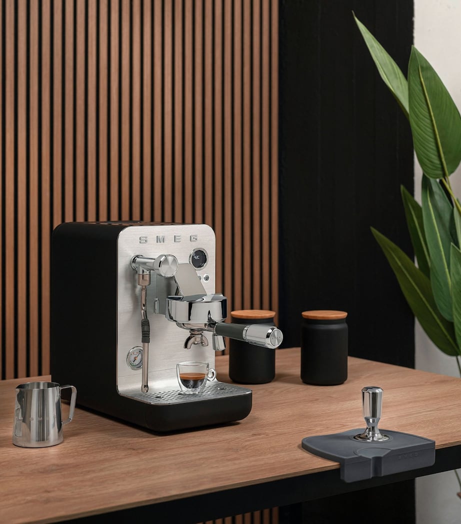 EMC02BLMUK Mini Pro Espresso Machine