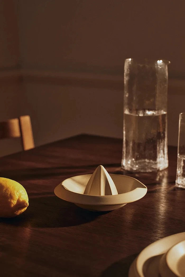 Ferm Living narenciye sıkacağı taş seramik 7,5 x 16 cm