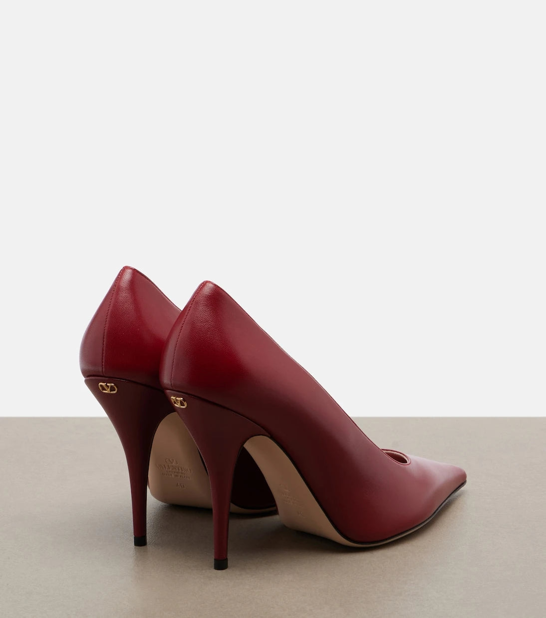 Valentino Garavani - Cuttie leather pumps