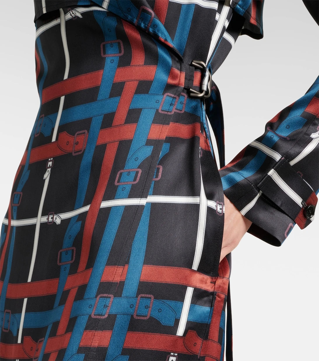 Burberry - فستان كريب بتصميم لفّ منقوش بحزام