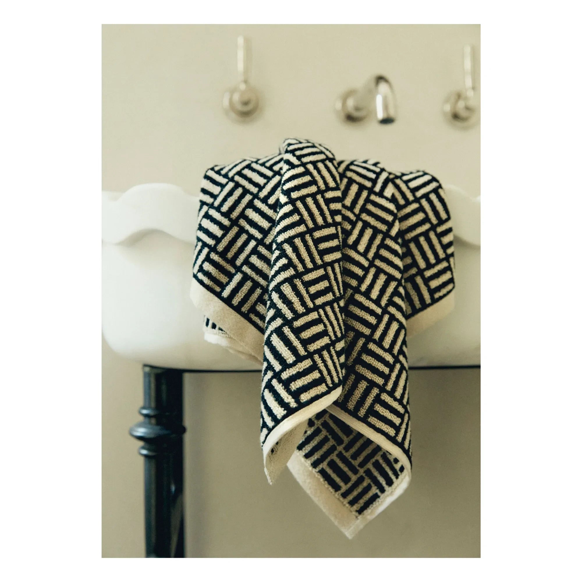 Baina - Torrens guest towel | Black