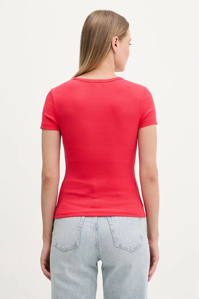 Tommy Jeans kadın pamuklu elastan tişört