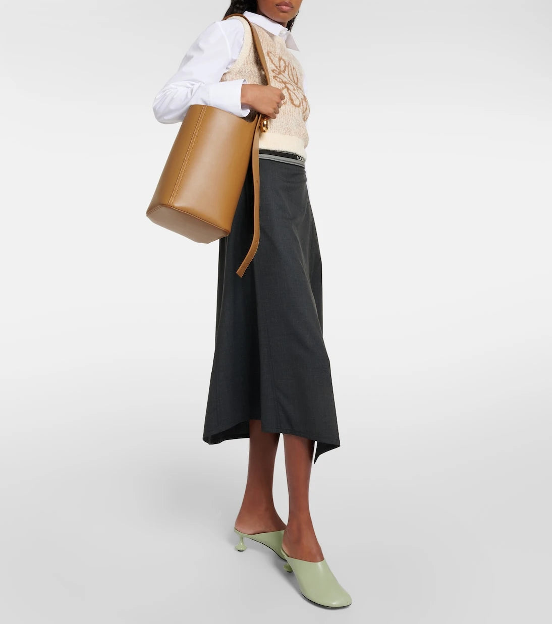 Loewe - Pebble Medium leather bucket bag