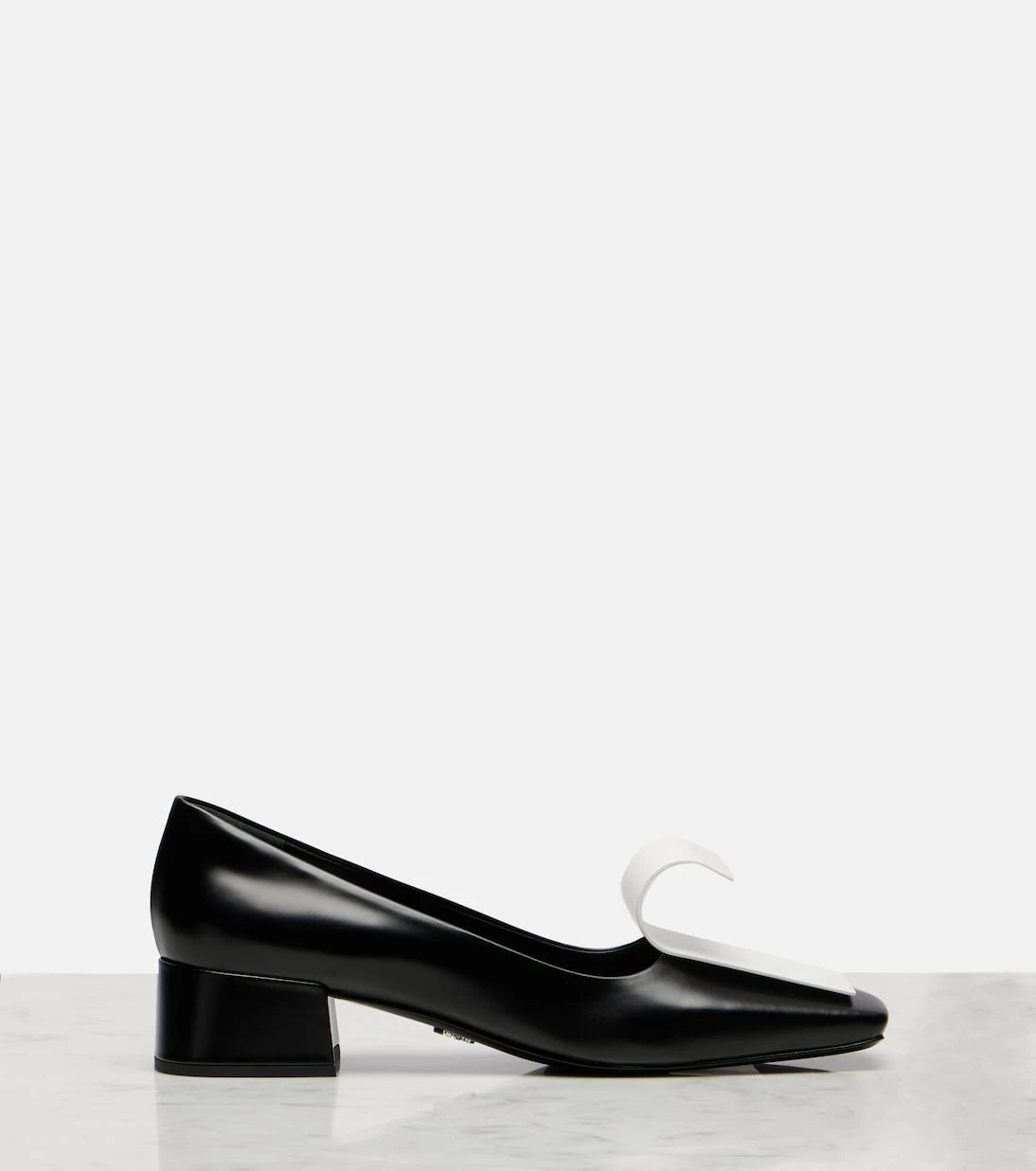 Prada - Leather pumps