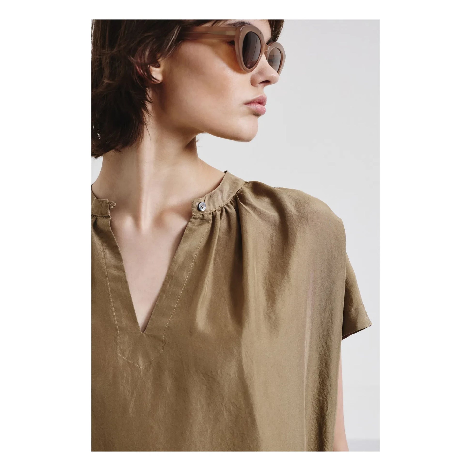 Pomandère - Silk short-sleeve blouse | Taupe brown