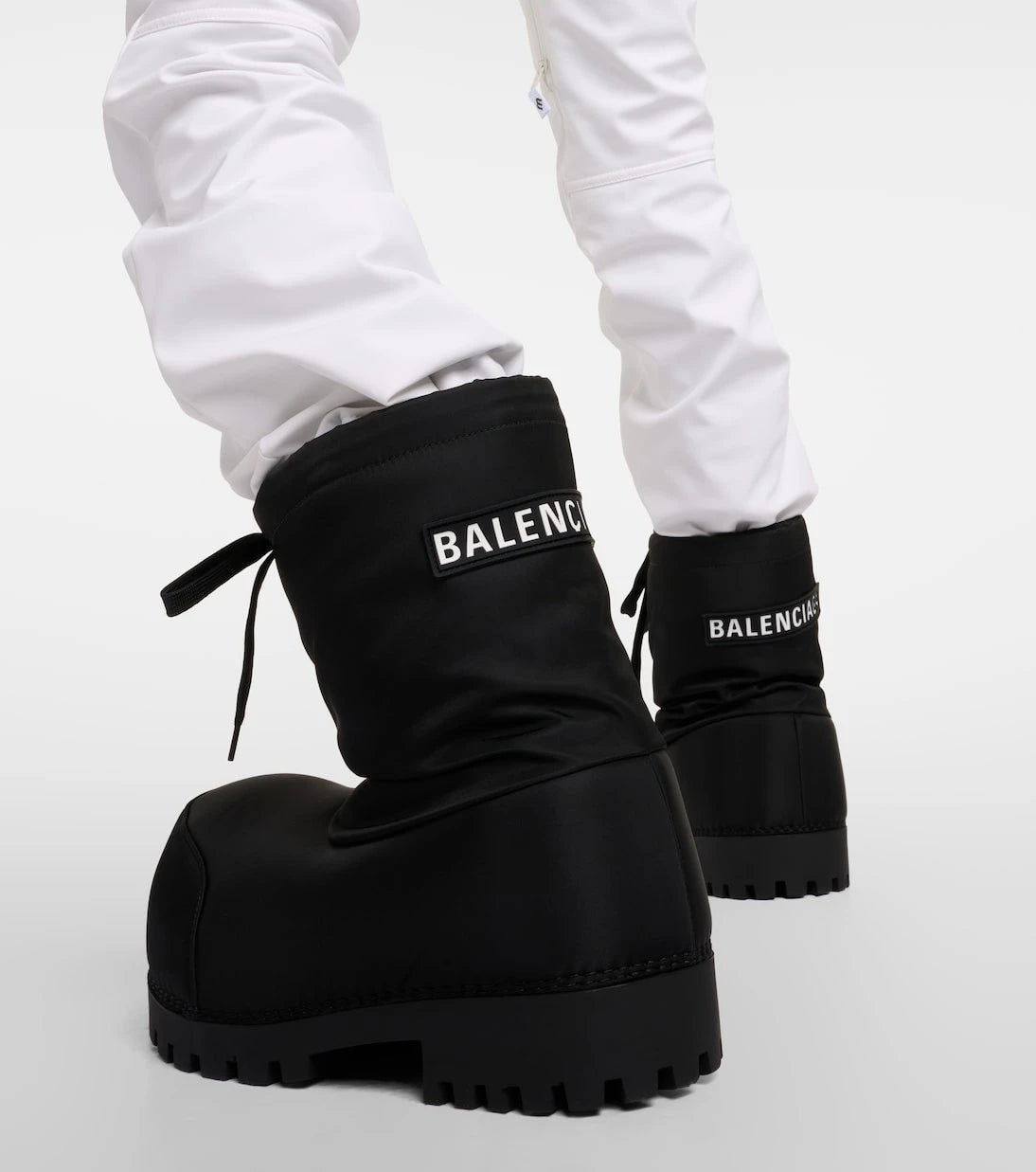 Balenciaga - جزمة ثلج ألاسكا منخفضة