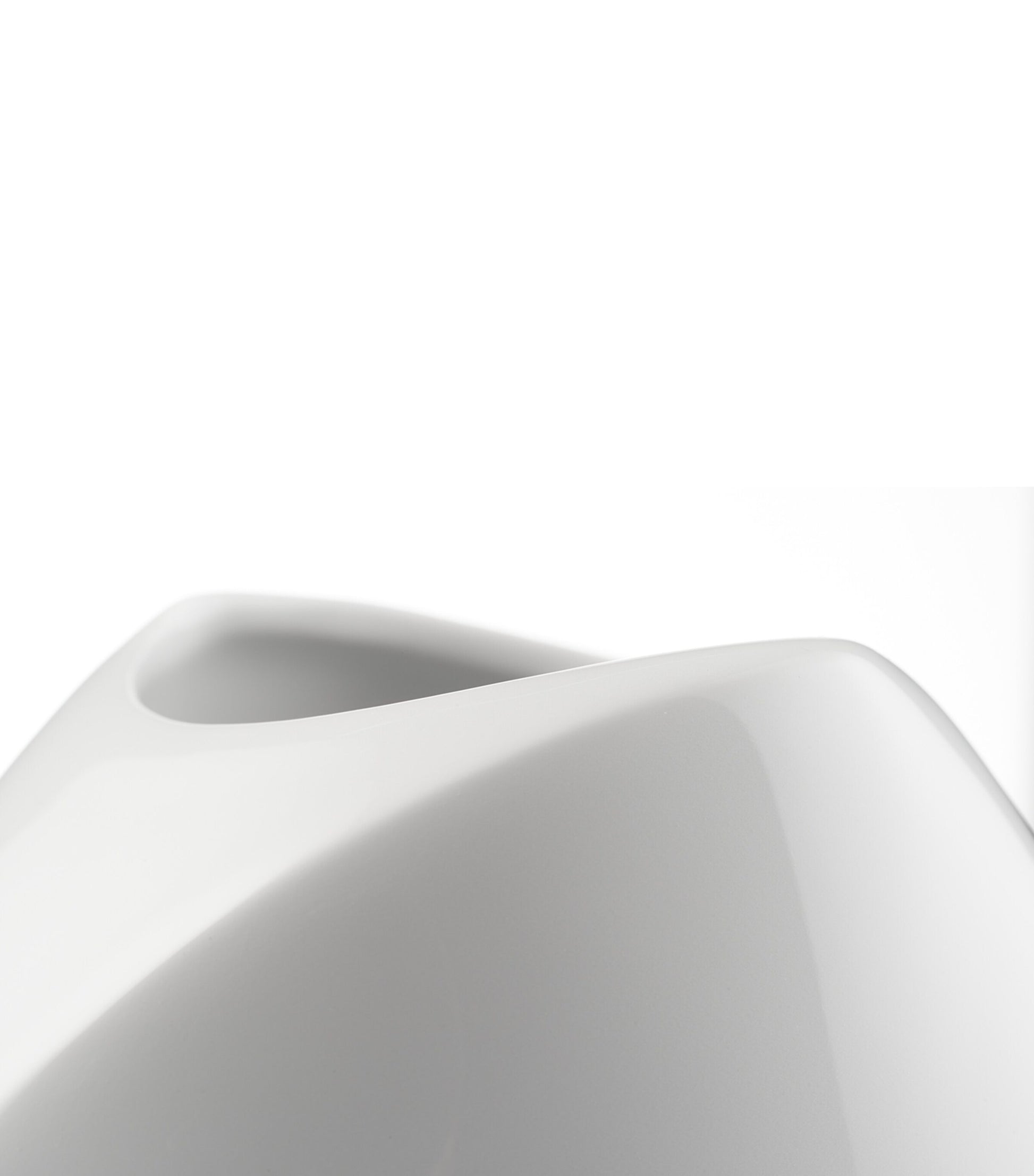 Meissen Porcelain Vase (12cm)