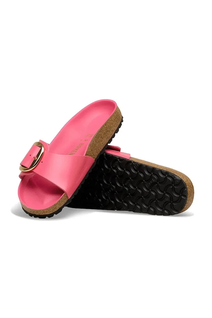Birkenstock düz tabanlı deri kadın terlik