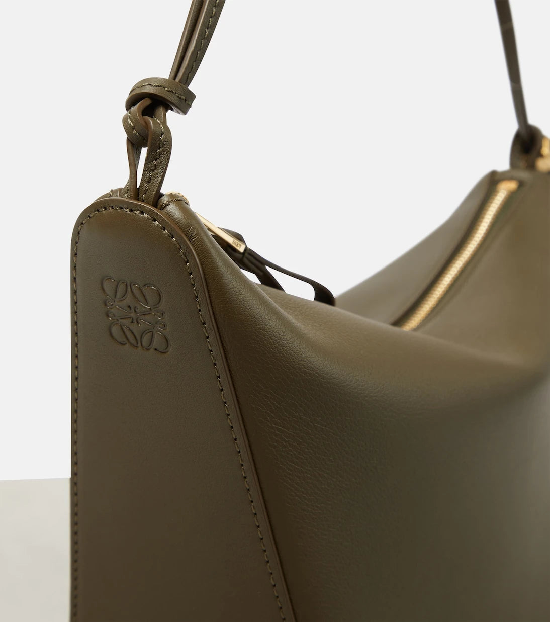 Loewe - حقيبة كتف هاموش ميني جلدية