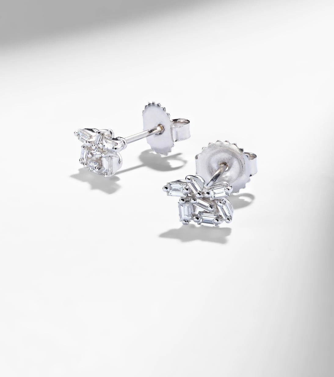 Suzanne Kalan - Classic 18kt white gold stud earrings with diamonds