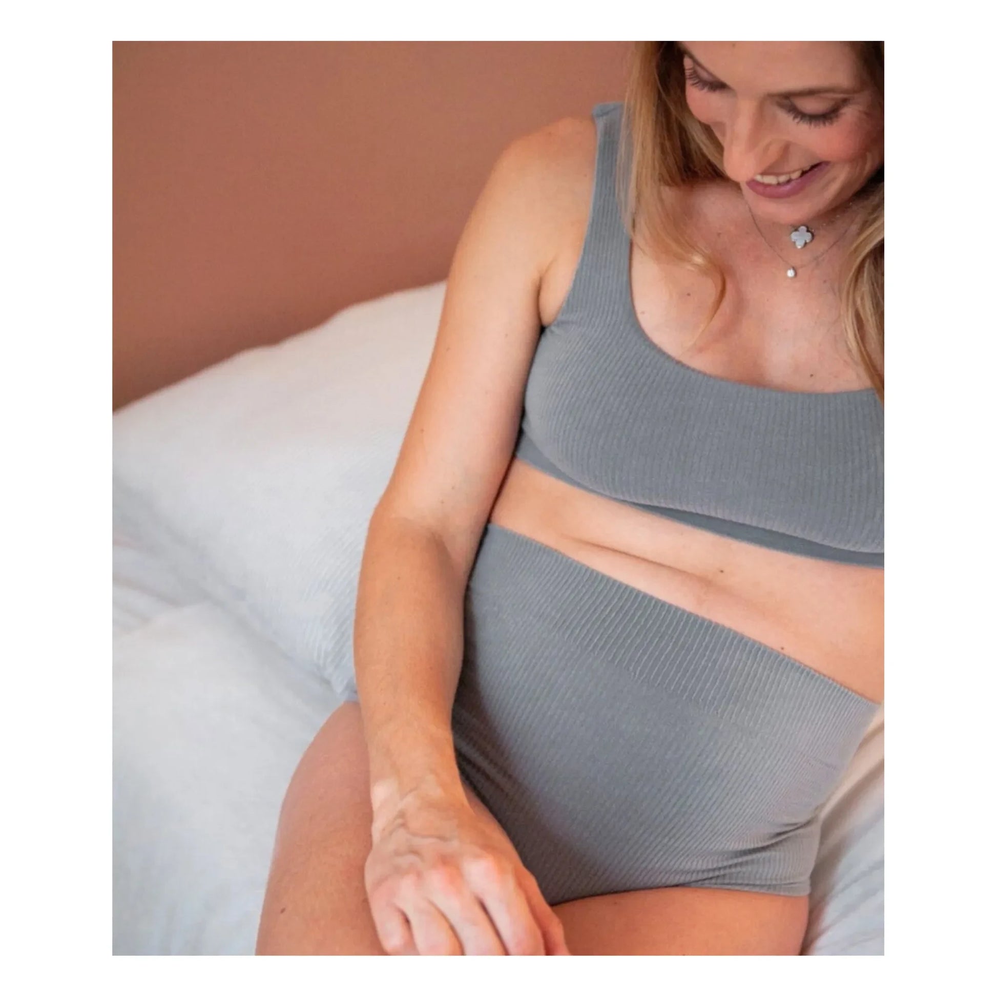 Mama Hangs - Everyday high-waisted panties | Grey blue
