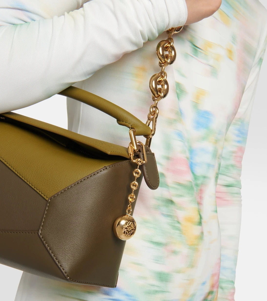 Loewe - Anagram Pebble keychain