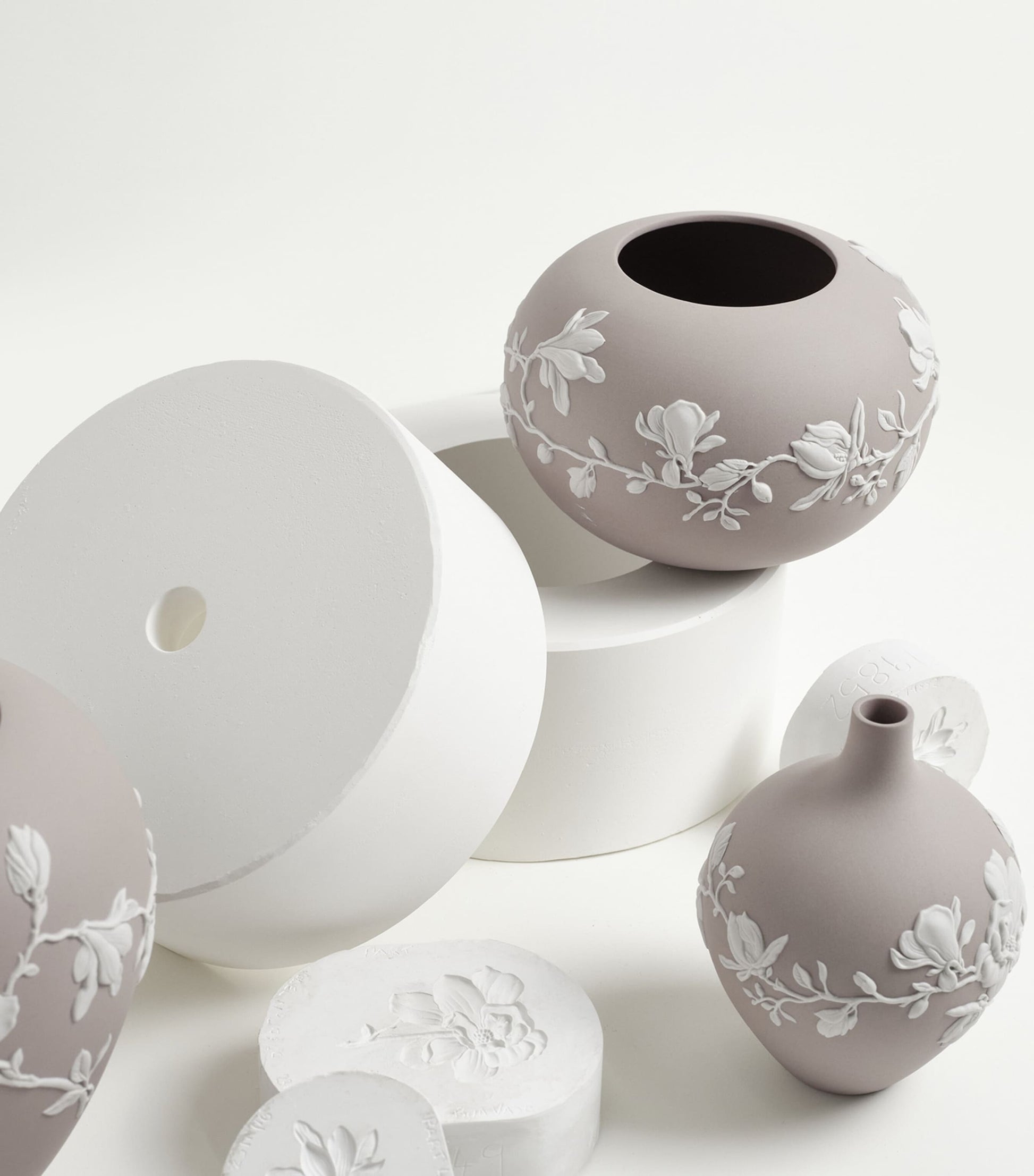 Magnolia Blossom Bud Vase (14cm)