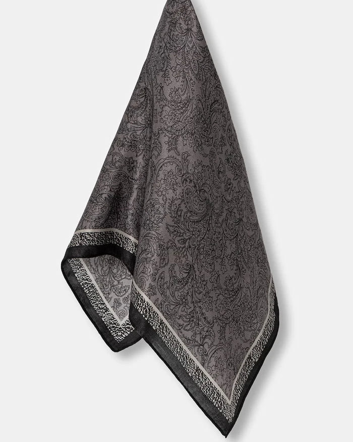 Копринено шалче Answear.LAB from the Unscripted collection