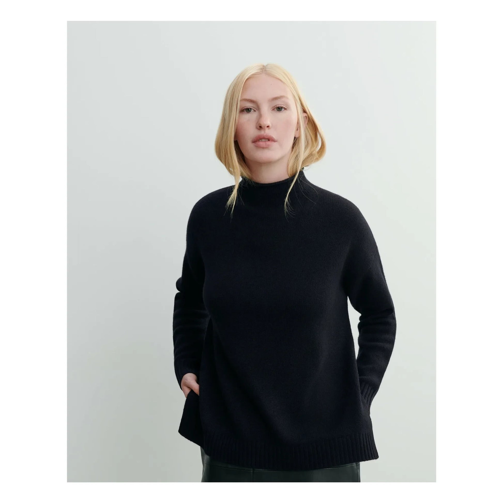 Bompard - Cashmere High Neck Sweater | Black