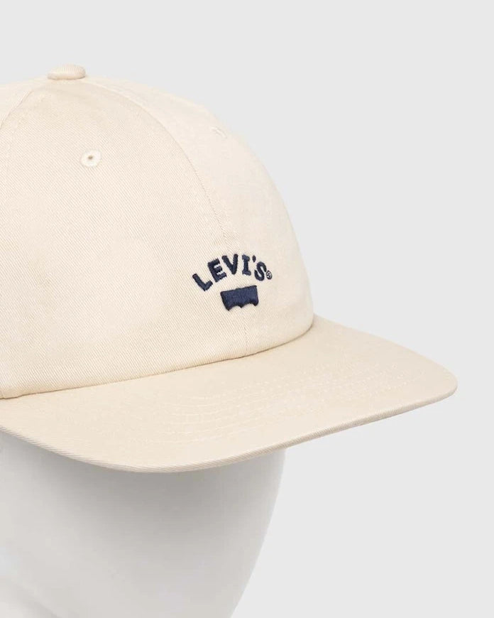 Памучна шапка с козирка Levi's