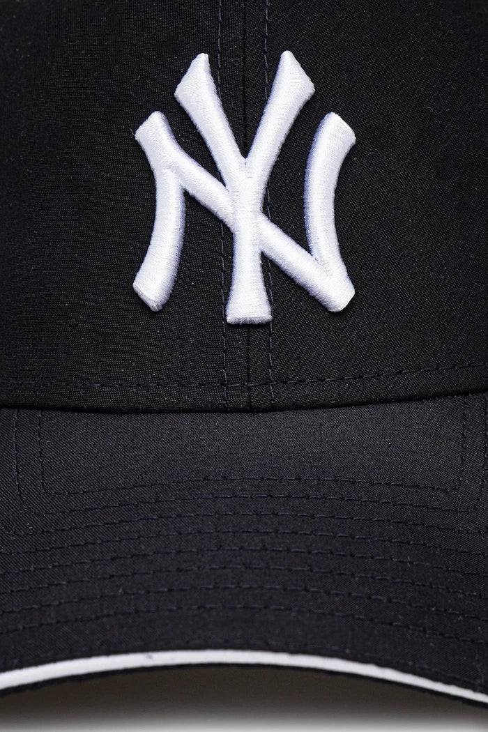 Шапка с козирка New Era Microfibre 940 NYY 9FORTY®