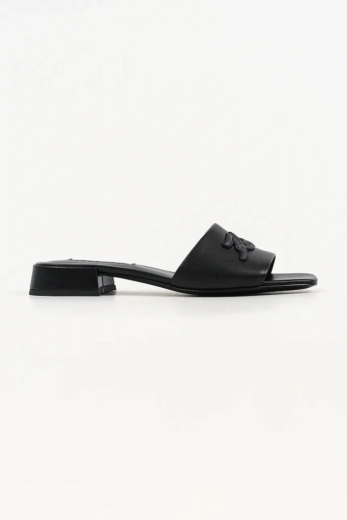 Кожени чехли Karl Lagerfeld Petalo Ii