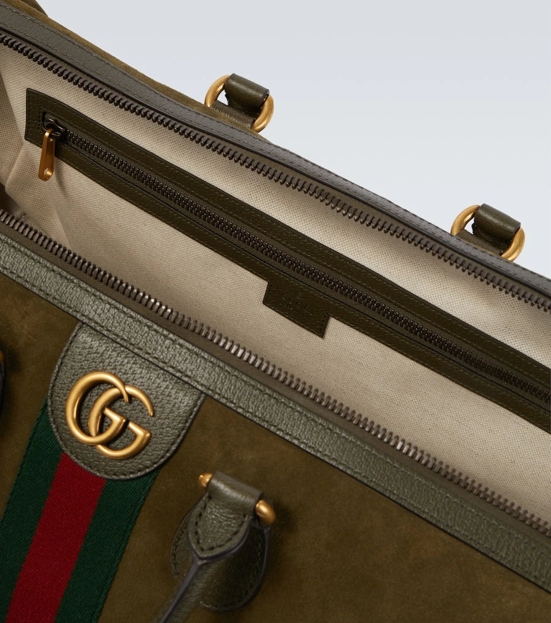 Gucci - حقيبة غوتشي سافوي دافل متوسطة من جلد الشمواه