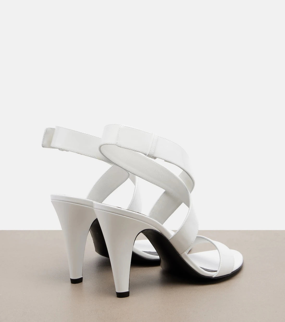 Alaïa - Patent leather slingback sandals