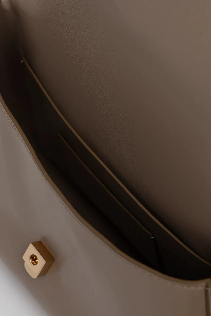 Calvin Klein чанта crossbody дамска от имитация на кожа