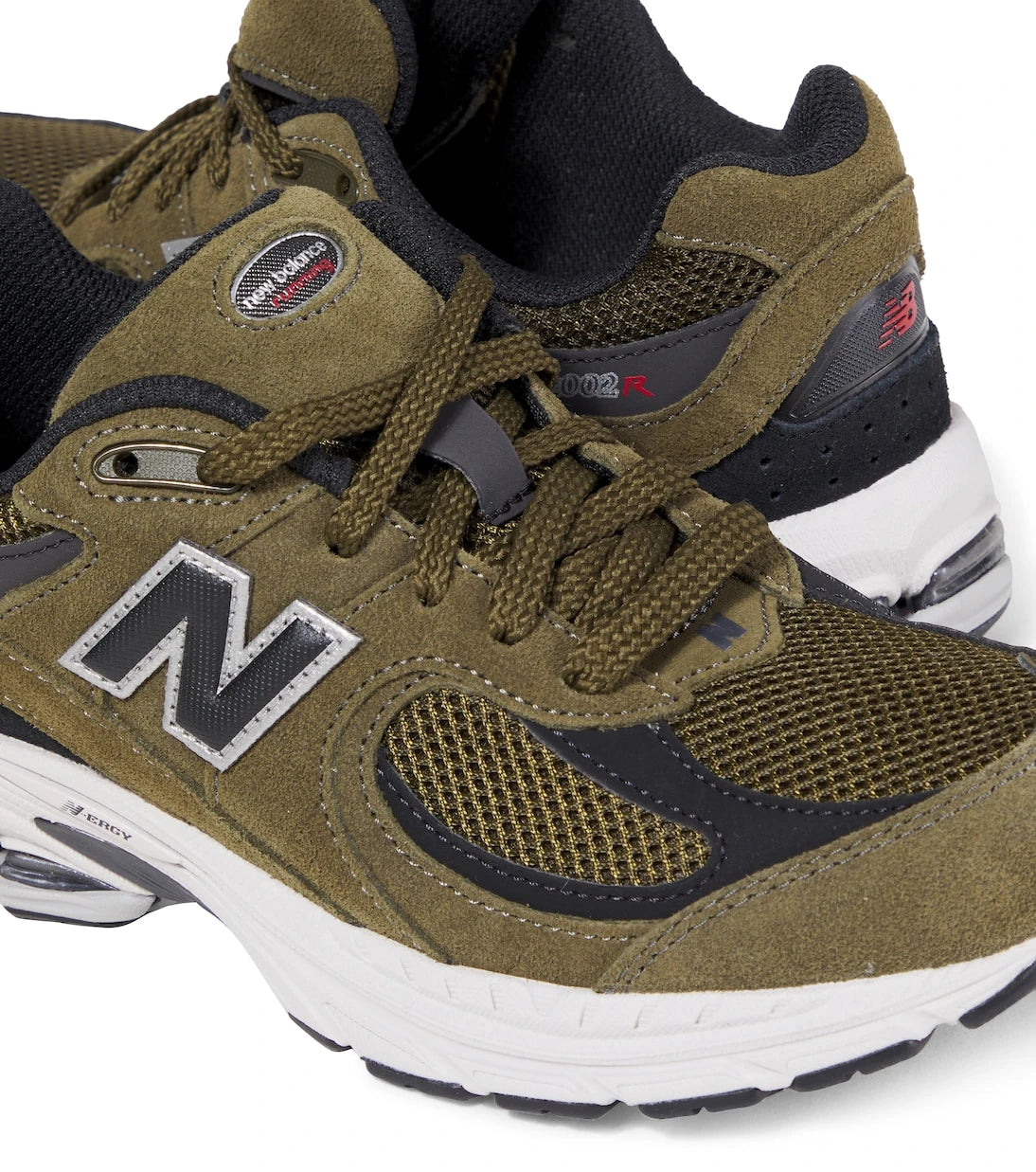 New Balance Kids - حذاء رياضي 2002 Junior من الشمواه والشبك