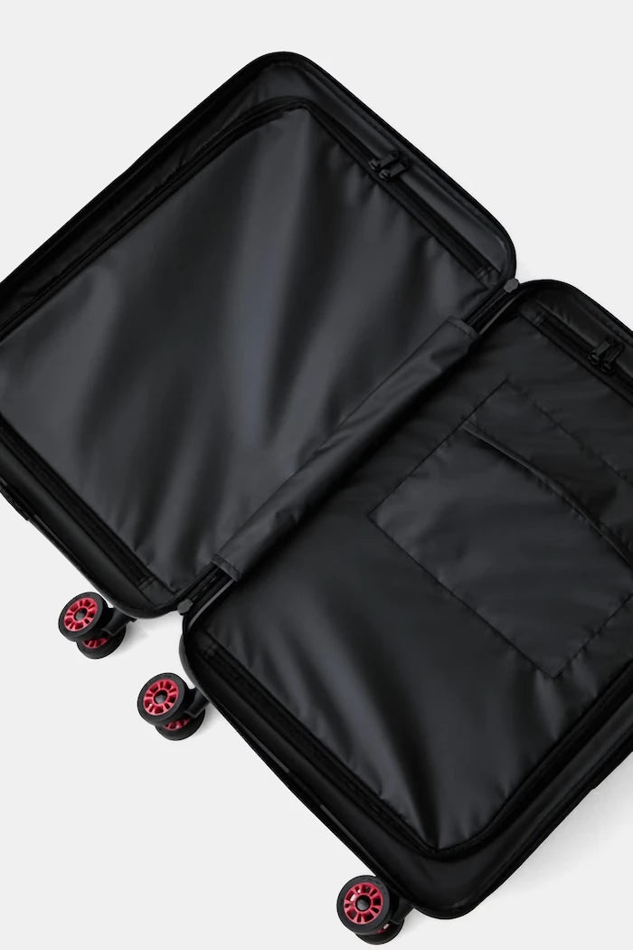 Eastpak твърд куфар RESIST'R ZIP CABIN