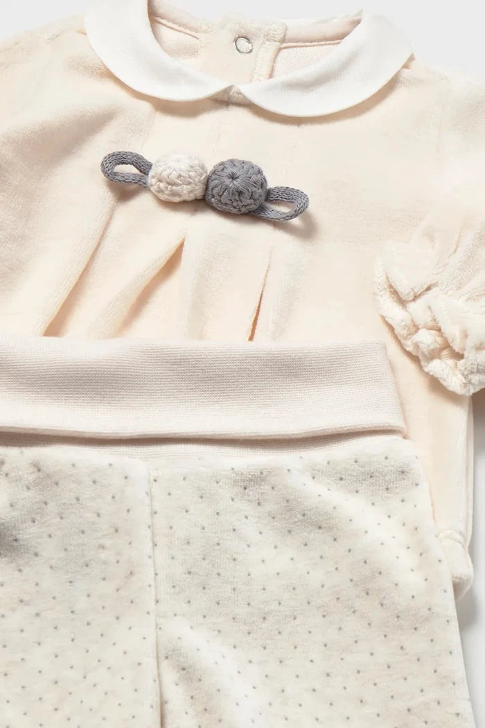 Mayoral Newborn комплект за бебе от кадифе