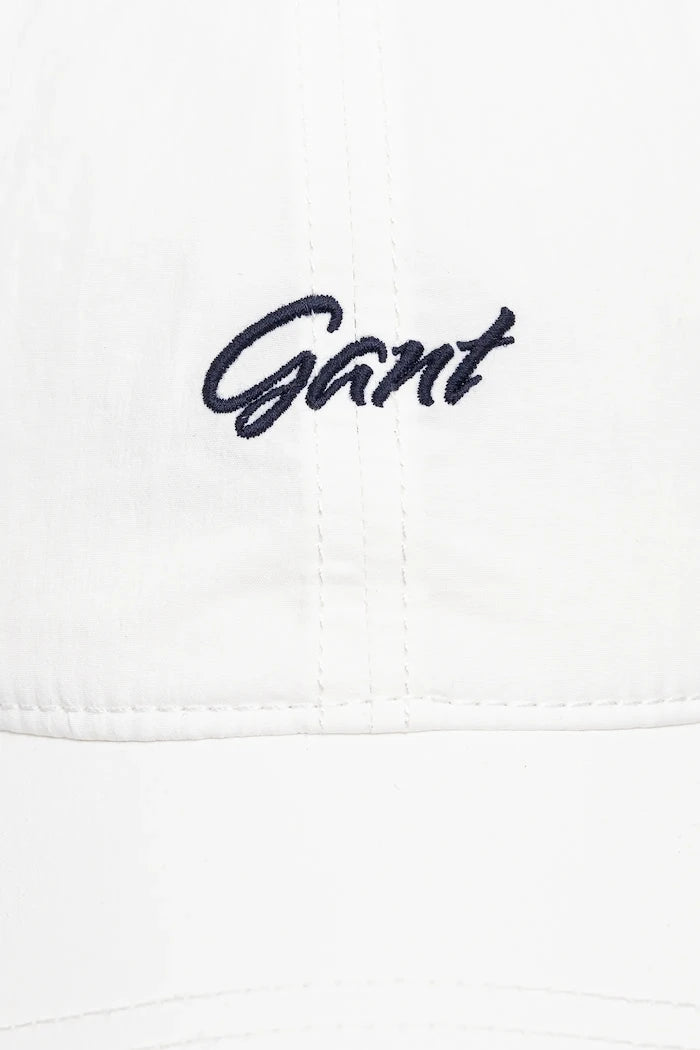 Шапка с козирка Gant