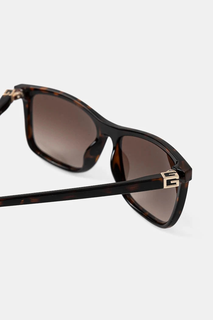 Слънчеви очила Guess