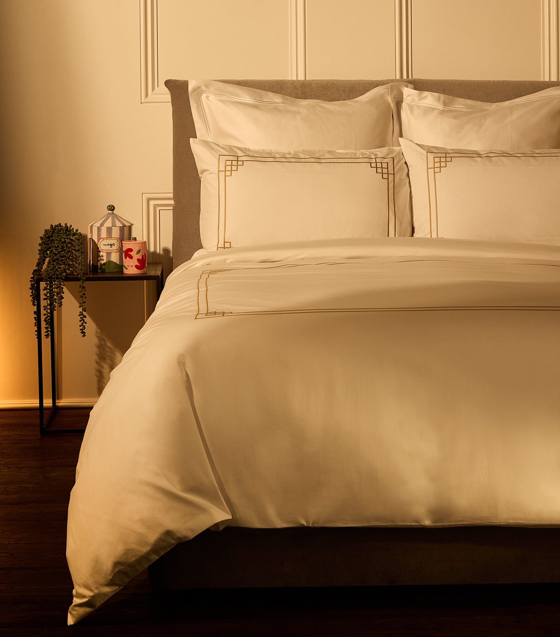 Hendon King Duvet Cover Set (230cm x 220cm)