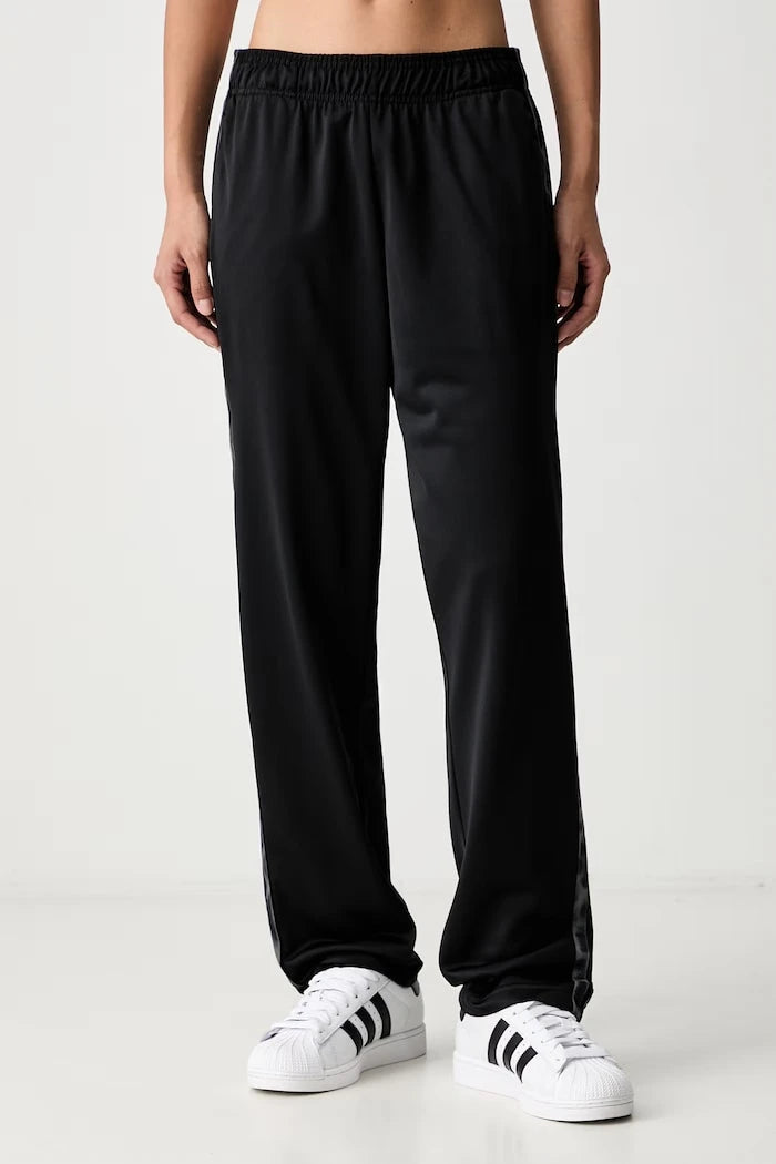 adidas kadın eşofman takımı Essentials
