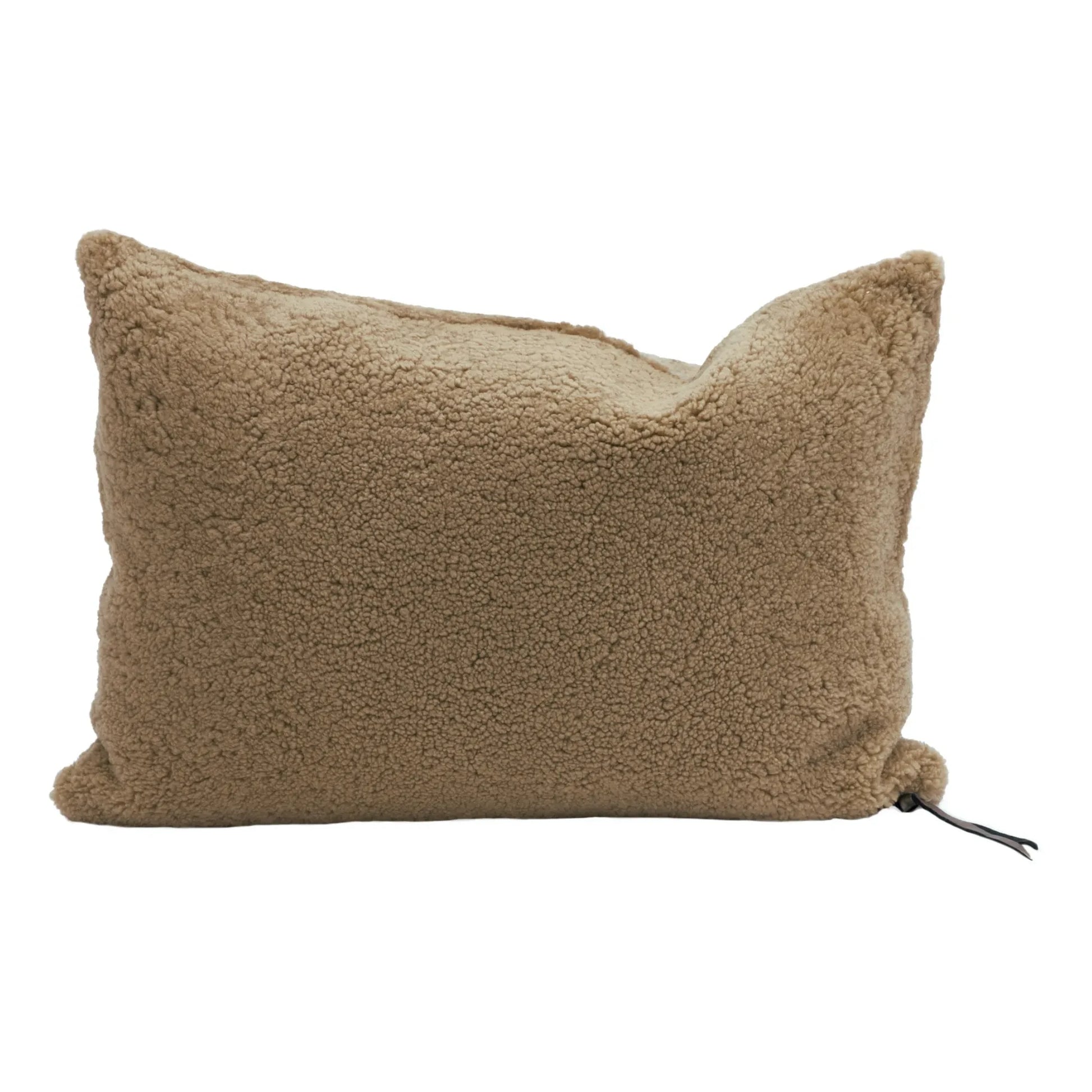Maison de Vacances - Vice Versa curly sheepskin cushion | Capuccino