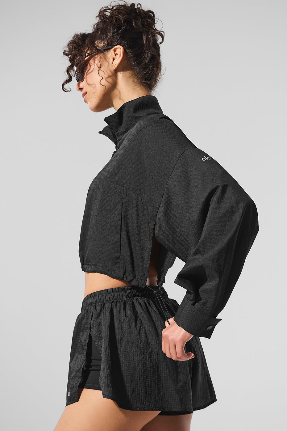 Cropped 1/4 Zip Aerial Pullover - Black